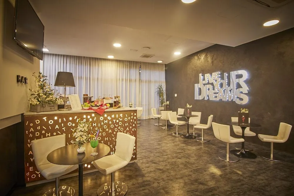 Ih Hotels Milano Lorenteggio  Milan