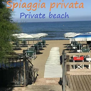 https://casalmare.it-tuscanyhotel.com