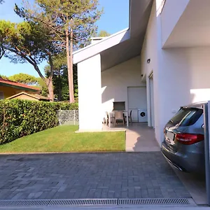 https://villa-lisa.hotelinveneto.com