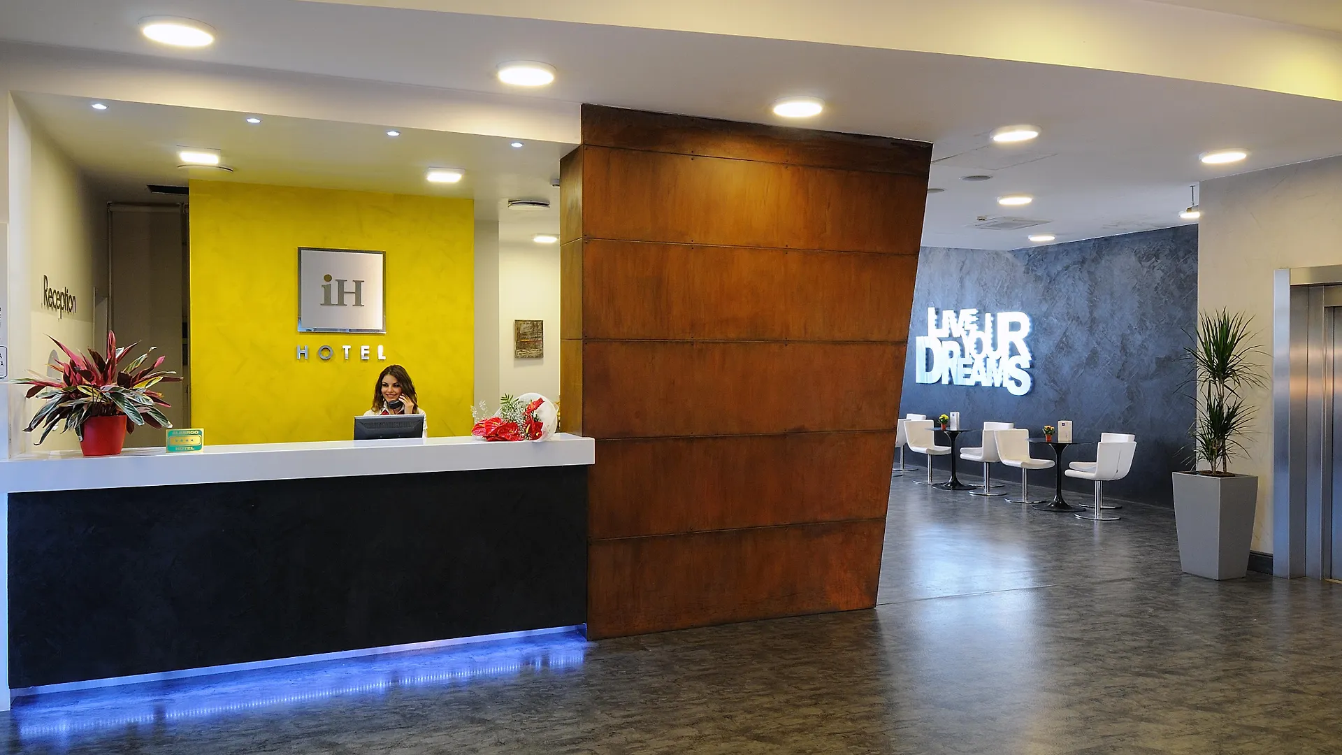 ****  Ih Hotels Milano Lorenteggio Olaszország