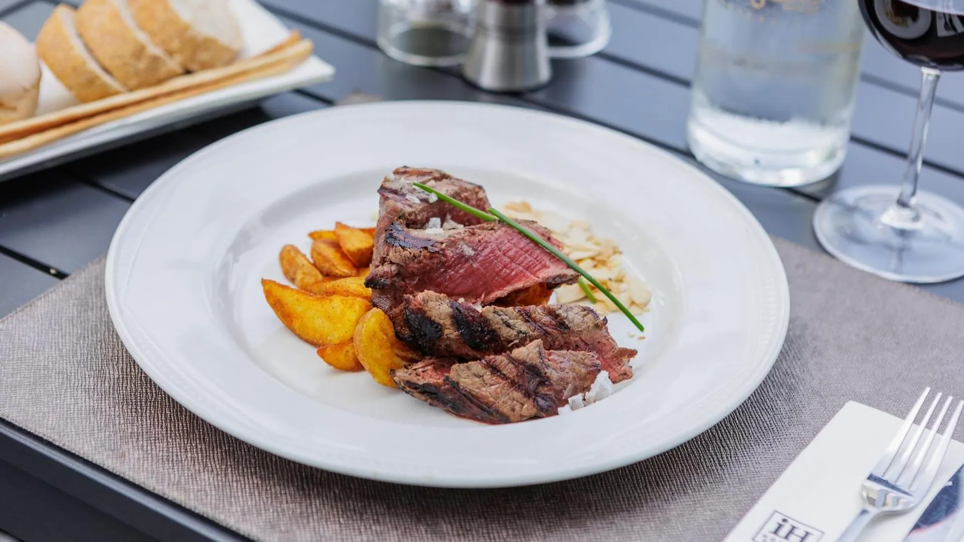 ****  Ih Hotels Milano Lorenteggio Olaszország