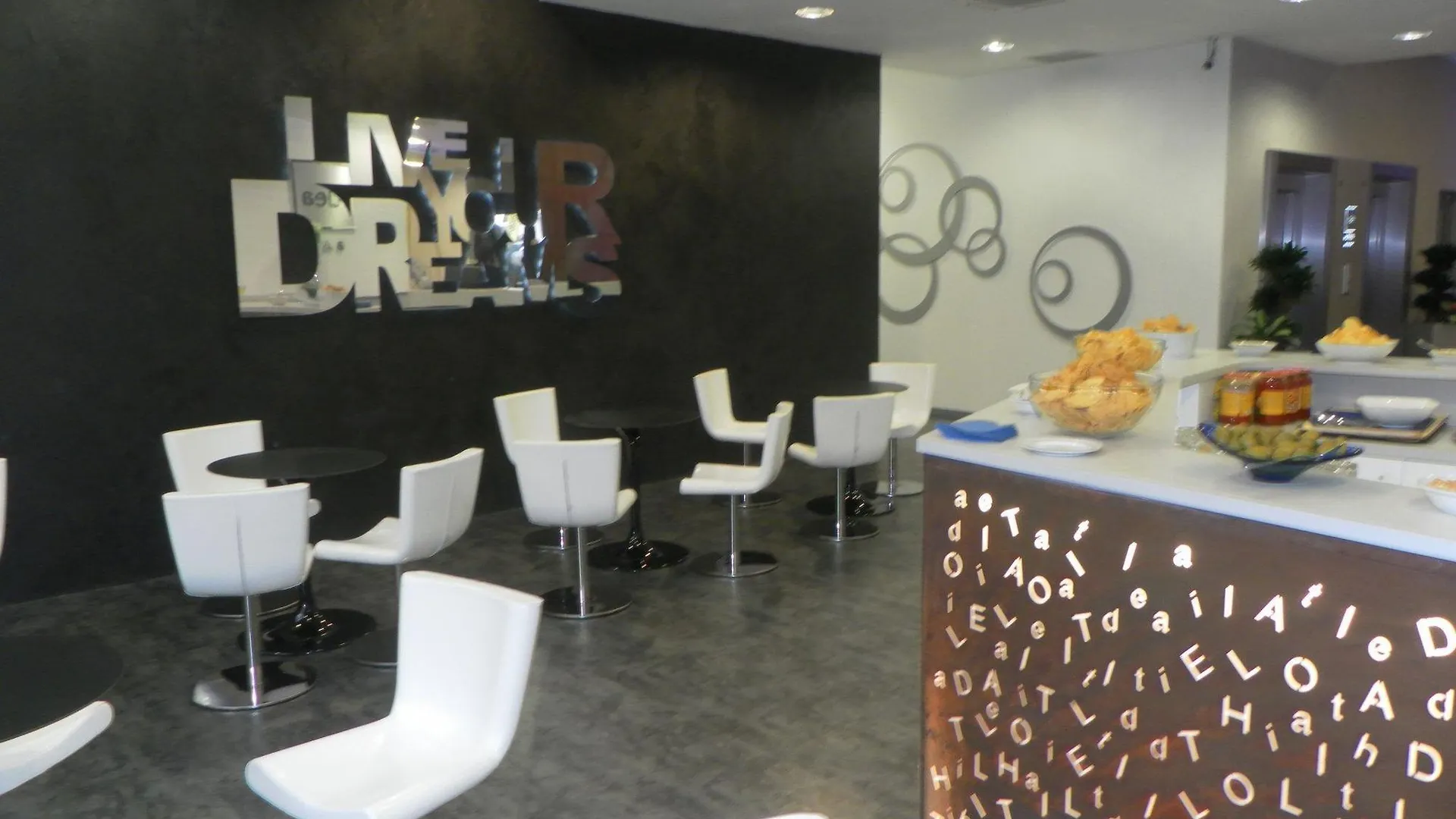 Ih Hotels Milano Lorenteggio 4*,  Olaszország