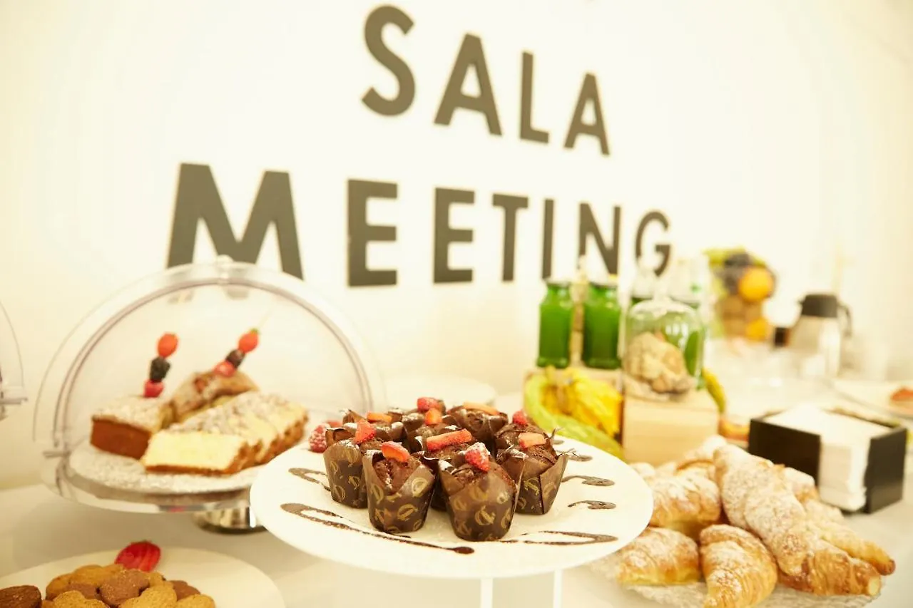 Ih Hotels Milano Lorenteggio 4*,